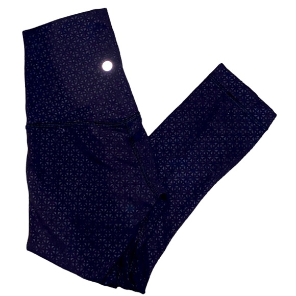 lululemon athletica Pants - LULU ALIGN HR SIZE 0 BLACK W/PATTERN 23” Crop